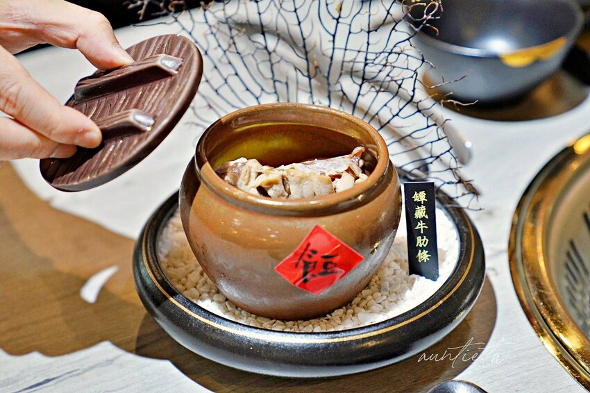 【台北】市政府站｜揪餖燒肉，信義區和牛燒肉推薦，ATT 4 FUN 美食