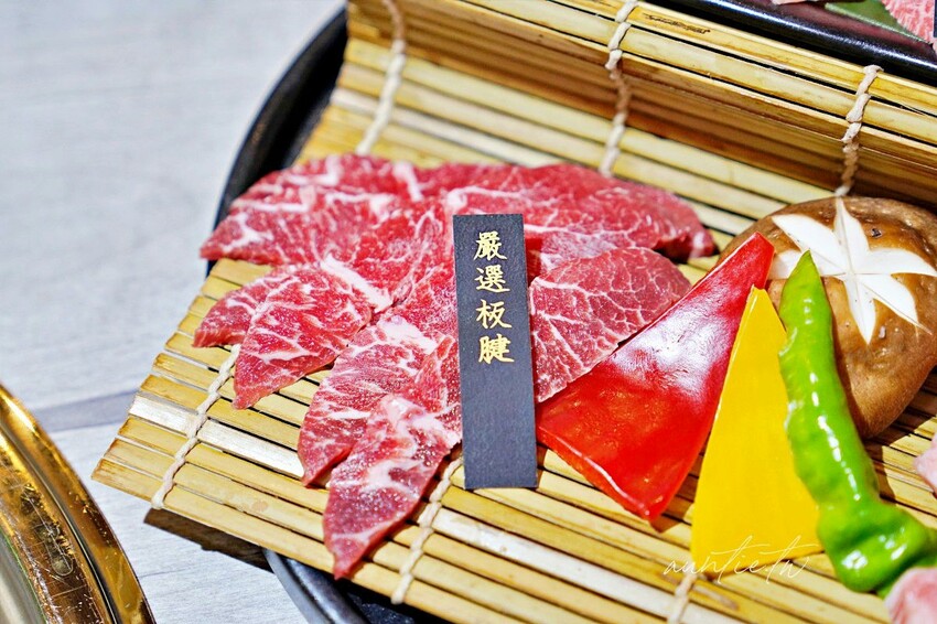 【台北】市政府站｜揪餖燒肉，信義區和牛燒肉推薦，ATT 4 FUN 美食