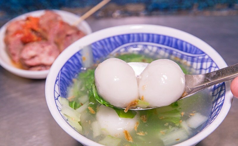 【基隆老味道之十-豬肝腸】基隆鹹湯圓豬肝腸(大觀圓).仁愛市場一甲子老攤標配