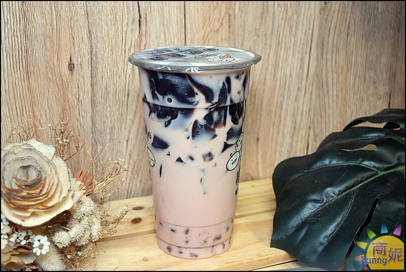 啾ㄠˊ炸雞。台南人氣炸雞到台中!超酥脆一咬爆汁搭配等咧粉圓好過癮-商妮吃喝遊樂