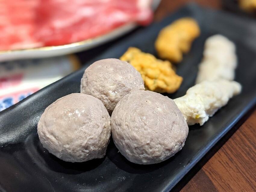 江原道 宗음식 韓吃一隻雞｜超巨大海鮮木桶讓你吃的超級滿足！超鮮甜雞湯煮海鮮！新莊韓式推薦、新莊火鍋推薦、新莊鍋物推薦、新北韓式推薦、新莊餐廳推薦、新莊美食推薦 - 佛系旅遊筆記