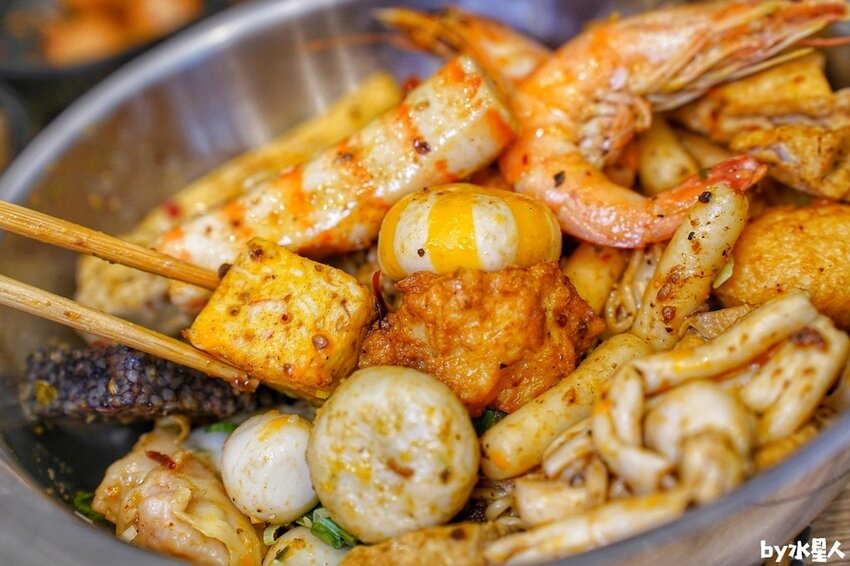 幹麻豚骨麻辣燙逢甲店