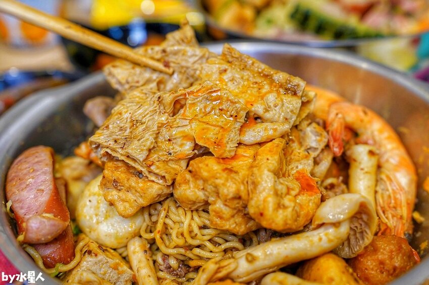 幹麻豚骨麻辣燙逢甲店