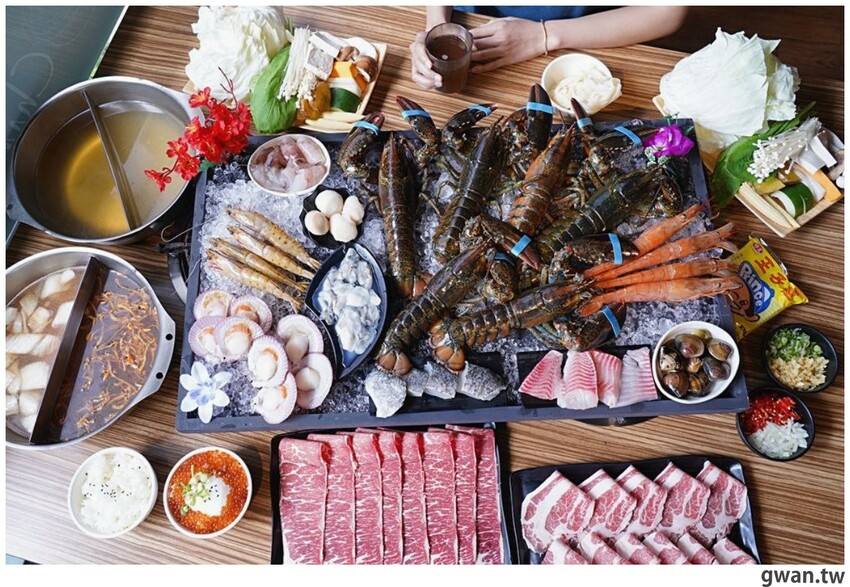 號稱龍蝦界的小犢牛,每年6月才能捕撈,只送不賣,還有杜老爺冰淇淋吃到飽!