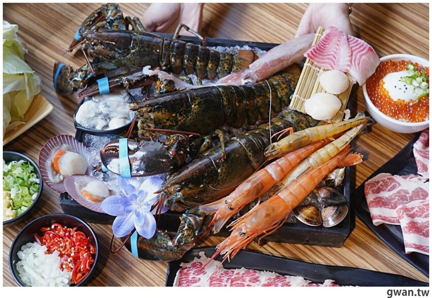 號稱龍蝦界的小犢牛,每年6月才能捕撈,只送不賣,還有杜老爺冰淇淋吃到飽!