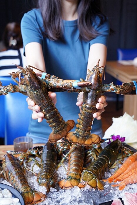 號稱龍蝦界的小犢牛,每年6月才能捕撈,只送不賣,還有杜老爺冰淇淋吃到飽!