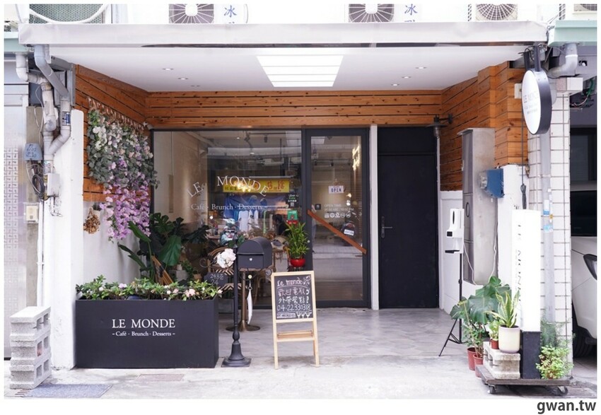 號稱龍蝦界的小犢牛,每年6月才能捕撈,只送不賣,還有杜老爺冰淇淋吃到飽!