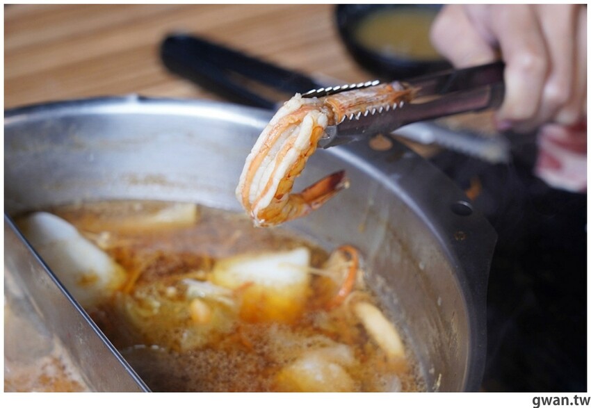 號稱龍蝦界的小犢牛,每年6月才能捕撈,只送不賣,還有杜老爺冰淇淋吃到飽!