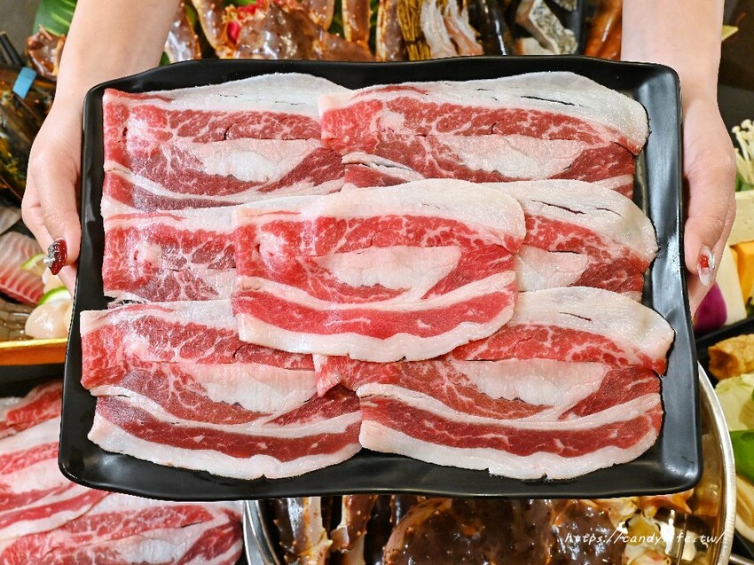 台中市南屯區菁選涮涮鍋｜台中南屯超強活體海鮮火鍋搬新家，帝王蟹大崩盤，錯過等明年！