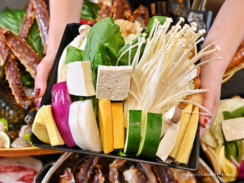 台中市南屯區菁選涮涮鍋｜台中南屯超強活體海鮮火鍋搬新家，帝王蟹大崩盤，錯過等明年！