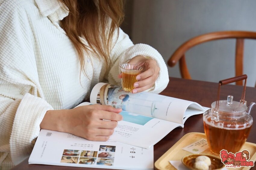 【台南飲料】台南首間「先自然喫茶館」茶飲界的星巴克！極簡風內用空間，佐以一杯好茶：先自然-琥尾寮旗艦門市 - 熱血玩台南。跳躍新世界