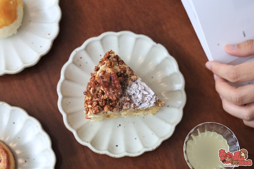 【台南飲料】台南首間「先自然喫茶館」茶飲界的星巴克！極簡風內用空間，佐以一杯好茶：先自然-琥尾寮旗艦門市 - 熱血玩台南。跳躍新世界