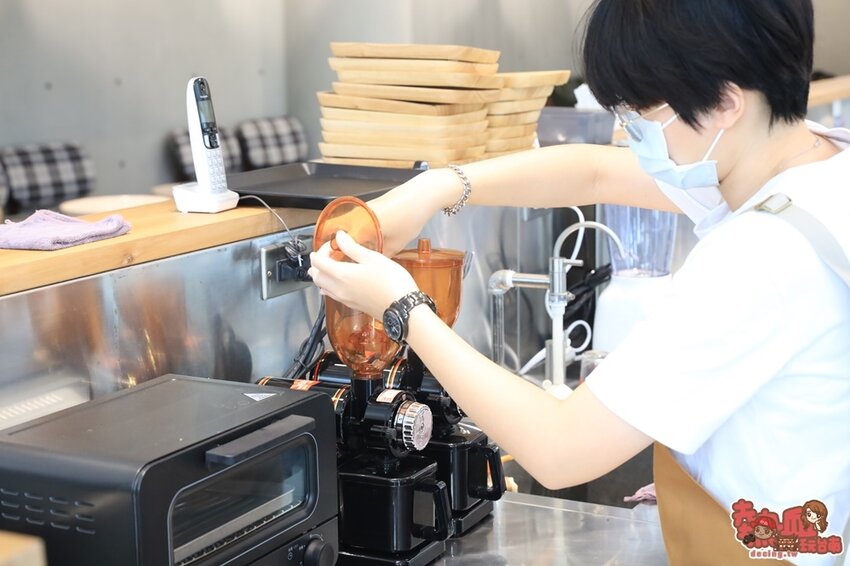 【台南飲料】台南首間「先自然喫茶館」茶飲界的星巴克！極簡風內用空間，佐以一杯好茶：先自然-琥尾寮旗艦門市 - 熱血玩台南。跳躍新世界