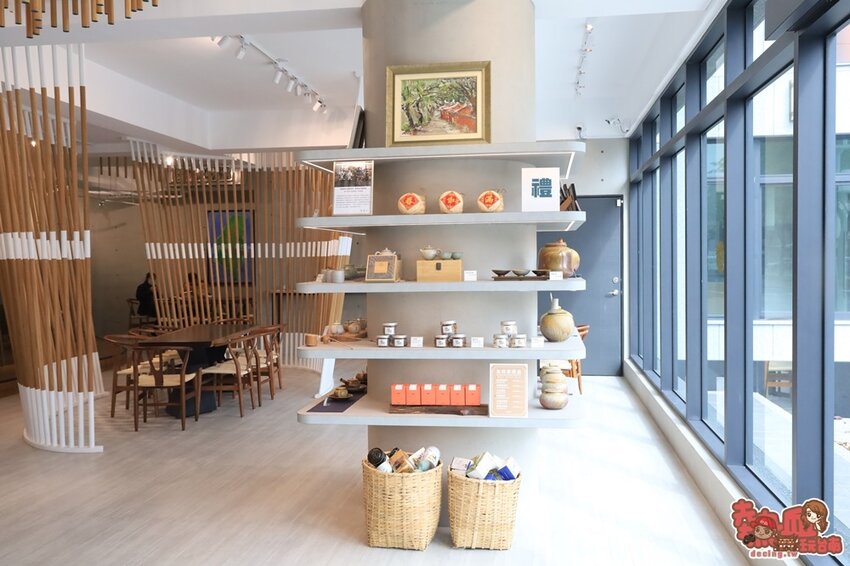 【台南飲料】台南首間「先自然喫茶館」茶飲界的星巴克！極簡風內用空間，佐以一杯好茶：先自然-琥尾寮旗艦門市 - 熱血玩台南。跳躍新世界