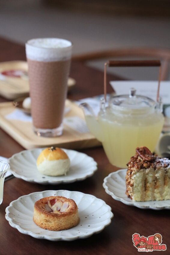 【台南飲料】台南首間「先自然喫茶館」茶飲界的星巴克！極簡風內用空間，佐以一杯好茶：先自然-琥尾寮旗艦門市 - 熱血玩台南。跳躍新世界