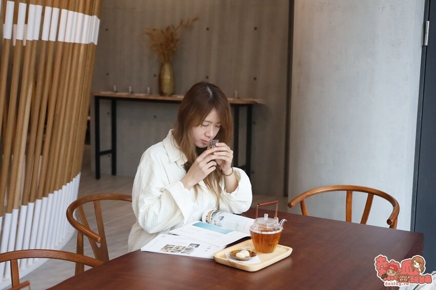 【台南飲料】台南首間「先自然喫茶館」茶飲界的星巴克！極簡風內用空間，佐以一杯好茶：先自然-琥尾寮旗艦門市 - 熱血玩台南。跳躍新世界