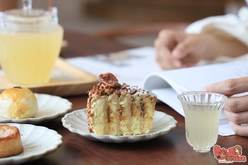 【台南飲料】台南首間「先自然喫茶館」茶飲界的星巴克！極簡風內用空間，佐以一杯好茶：先自然-琥尾寮旗艦門市 - 熱血玩台南。跳躍新世界