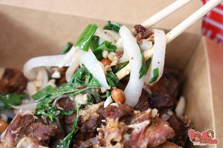 【台南美食】台南少見「火龍果皮烤鴨」天天限量販售，營業時間還沒到就完售啦：吉炭吉烤鴨 - 熱血玩台南。跳躍新世界