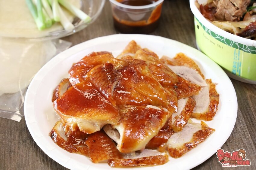 【台南美食】台南少見「火龍果皮烤鴨」天天限量販售，營業時間還沒到就完售啦：吉炭吉烤鴨 - 熱血玩台南。跳躍新世界