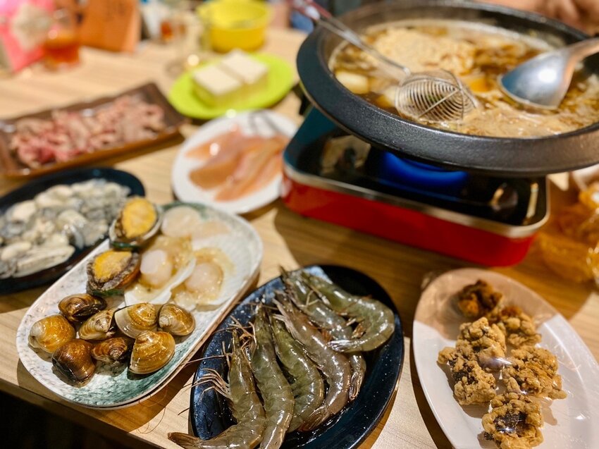 食藝石頭火鍋食材好吃新鮮美味選擇多 (1).jpg