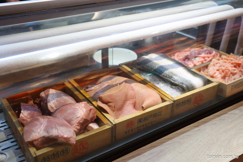 吃台南豬心冬粉不用再大排長龍啦~台南這家「享味豚肉」口味道地價格更超值!隱藏版鰻魚、蒜香心管限量必點! @台南好Food遊