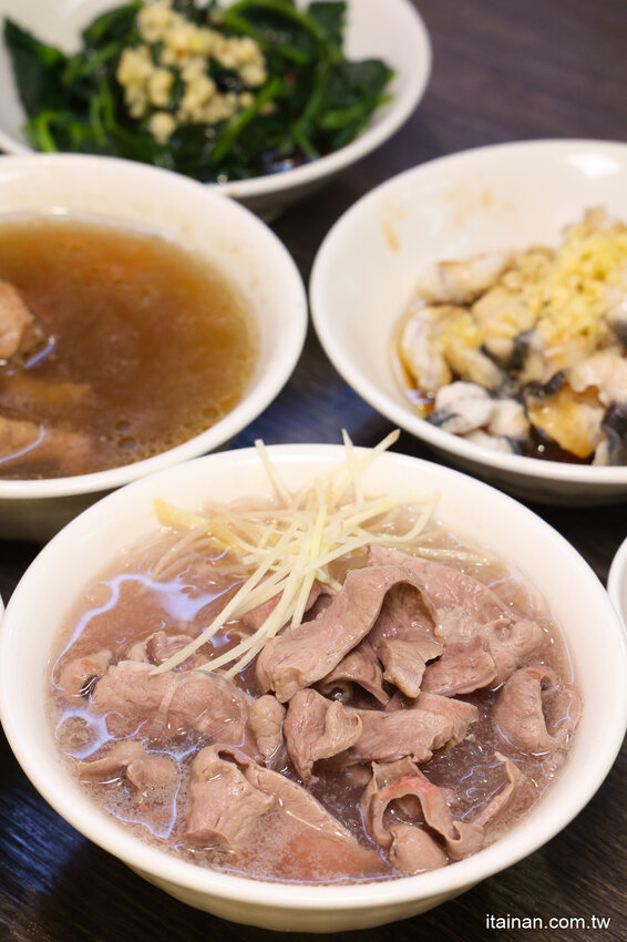 吃台南豬心冬粉不用再大排長龍啦~台南這家「享味豚肉」口味道地價格更超值!隱藏版鰻魚、蒜香心管限量必點! @台南好Food遊