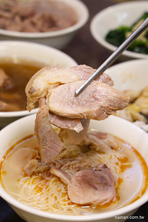 吃台南豬心冬粉不用再大排長龍啦~台南這家「享味豚肉」口味道地價格更超值!隱藏版鰻魚、蒜香心管限量必點! @台南好Food遊