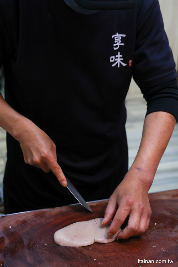 吃台南豬心冬粉不用再大排長龍啦~台南這家「享味豚肉」口味道地價格更超值!隱藏版鰻魚、蒜香心管限量必點! @台南好Food遊