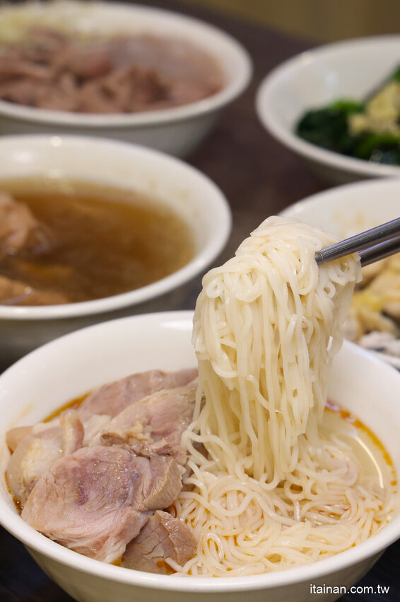 吃台南豬心冬粉不用再大排長龍啦~台南這家「享味豚肉」口味道地價格更超值!隱藏版鰻魚、蒜香心管限量必點! @台南好Food遊