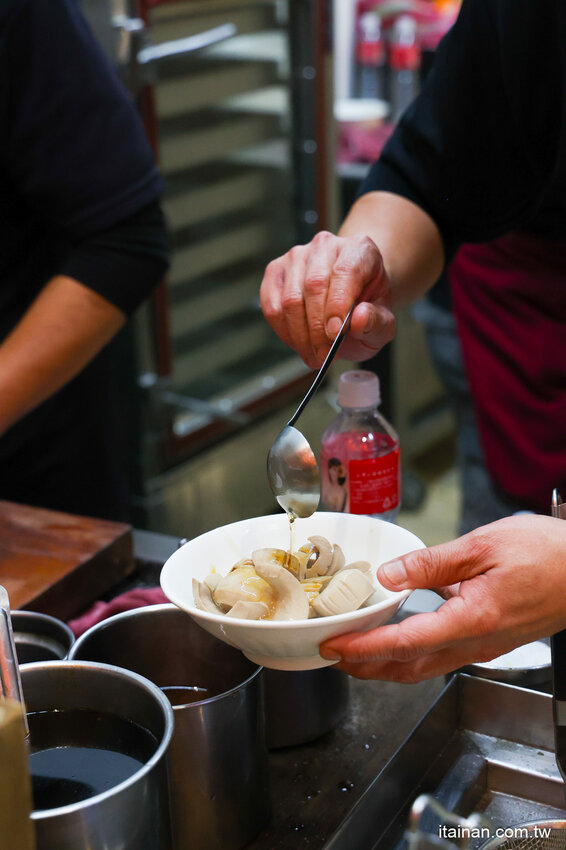 吃台南豬心冬粉不用再大排長龍啦~台南這家「享味豚肉」口味道地價格更超值!隱藏版鰻魚、蒜香心管限量必點! @台南好Food遊