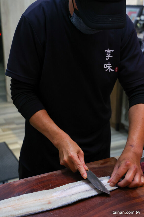 吃台南豬心冬粉不用再大排長龍啦~台南這家「享味豚肉」口味道地價格更超值!隱藏版鰻魚、蒜香心管限量必點! @台南好Food遊