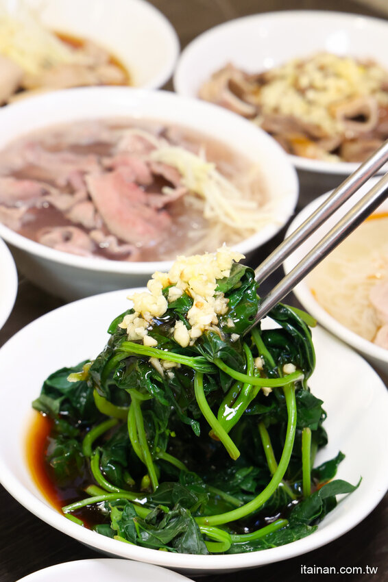 吃台南豬心冬粉不用再大排長龍啦~台南這家「享味豚肉」口味道地價格更超值!隱藏版鰻魚、蒜香心管限量必點! @台南好Food遊