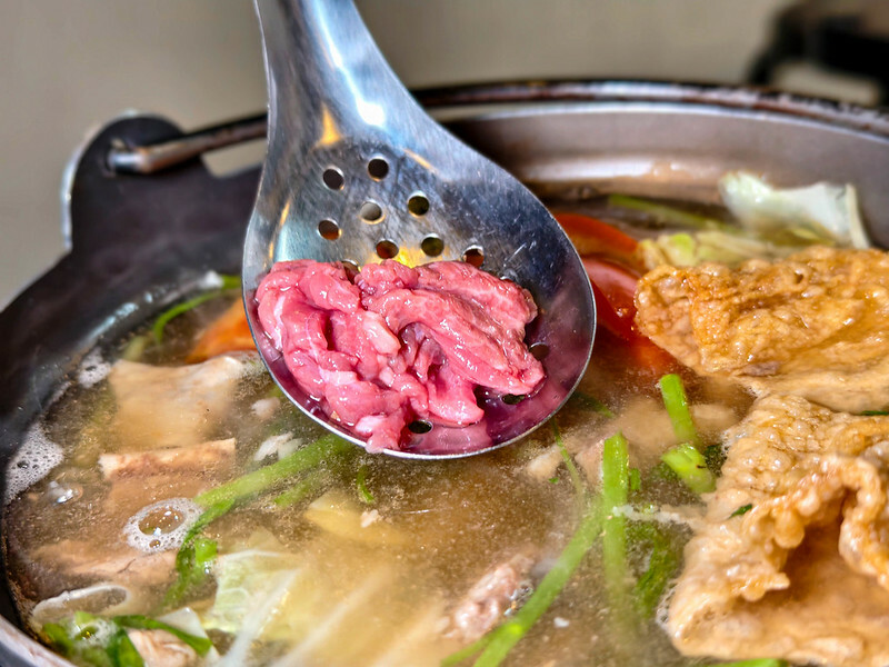 行天宮溫體牛林記,鮮嫩牛肉鍋超值份量,深夜美食CP值高,老饕激推!