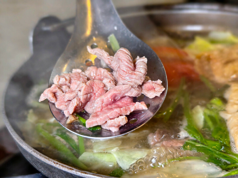 行天宮溫體牛林記,鮮嫩牛肉鍋超值份量,深夜美食CP值高,老饕激推!