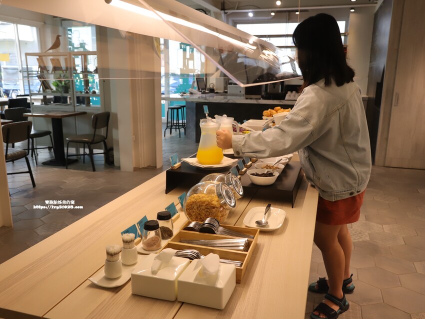 嘉義住宿 – 偶然行旅 藏身在蘭州街 鄰近文化夜市 走路就到 CP值高 平價