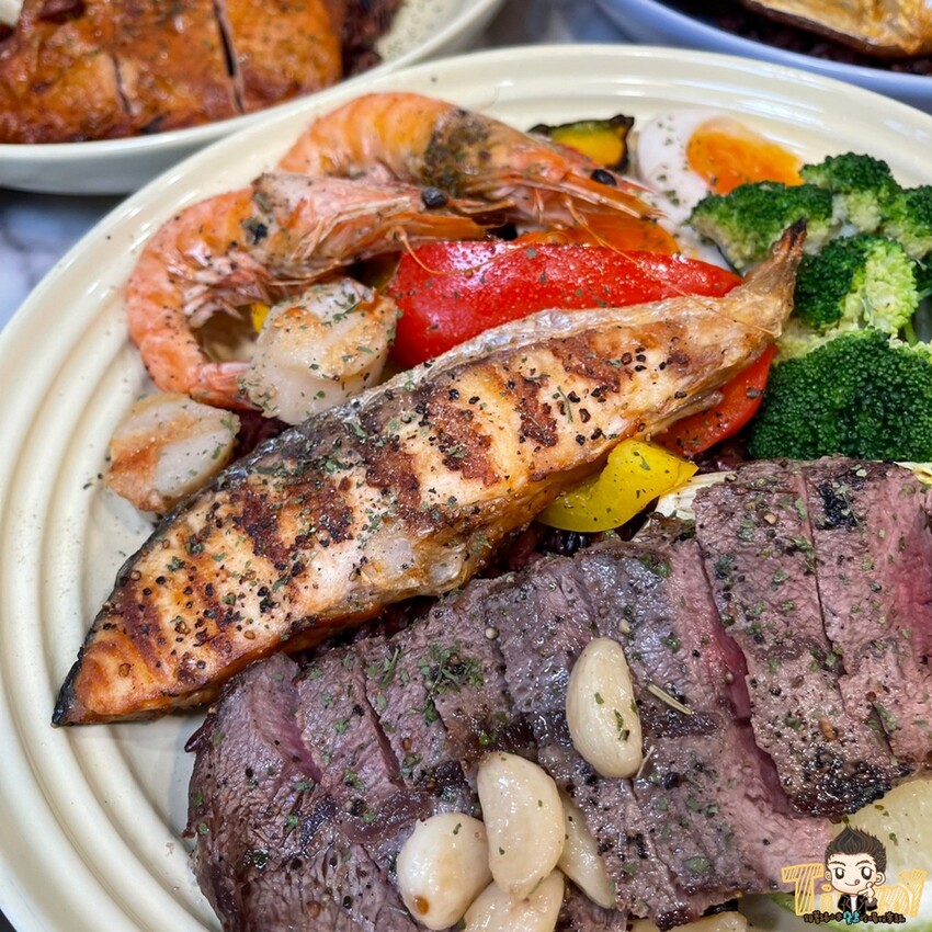 新竹高級蒸烤箱烤出原型食材的健康與美味！115元起義式餐廳等級的健康餐盒！