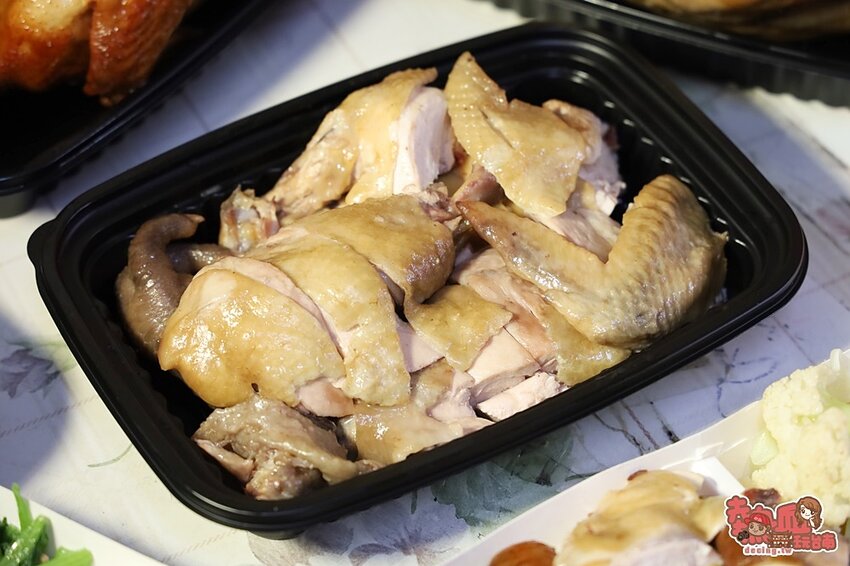 【台南便當】台南秒殺等級的土雞便當店！全雞半雞也很狂，記得要早點來或預訂啊：好棒棒土雞便當 - 熱血玩台南。跳躍新世界