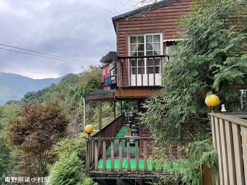 坐流籠下來的香噴噴烤雞｜拉拉山【光明休閒農場】馬告磚窯雞