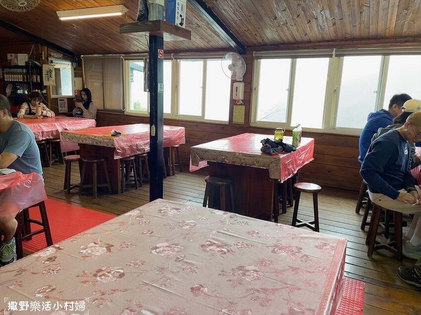 坐流籠下來的香噴噴烤雞｜拉拉山【光明休閒農場】馬告磚窯雞