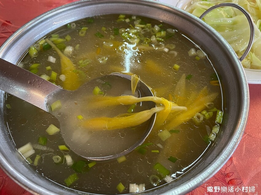坐流籠下來的香噴噴烤雞｜拉拉山【光明休閒農場】馬告磚窯雞