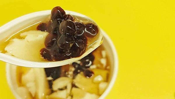 【新店美食】甜在心糖水舖｜豆花１碗只要３５元，太誇張的便宜啦～！