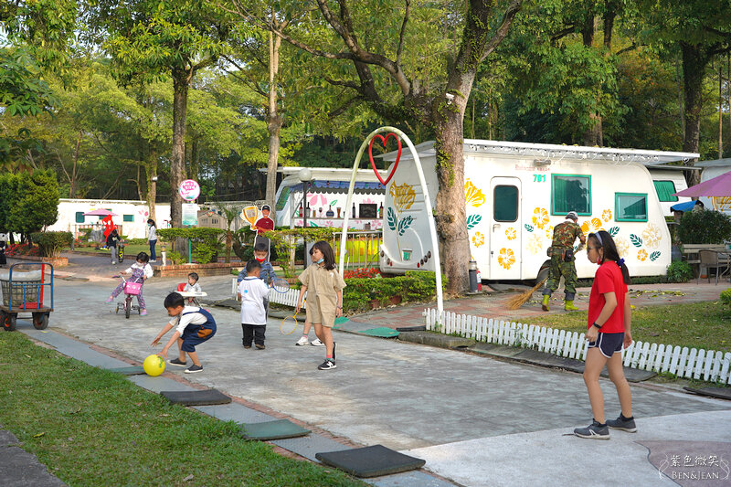 嘉義住宿推薦》詩情花園渡假村~豪華露營車一房一台  團康晚會 小孩玩得超開心 嘉義親子住宿
