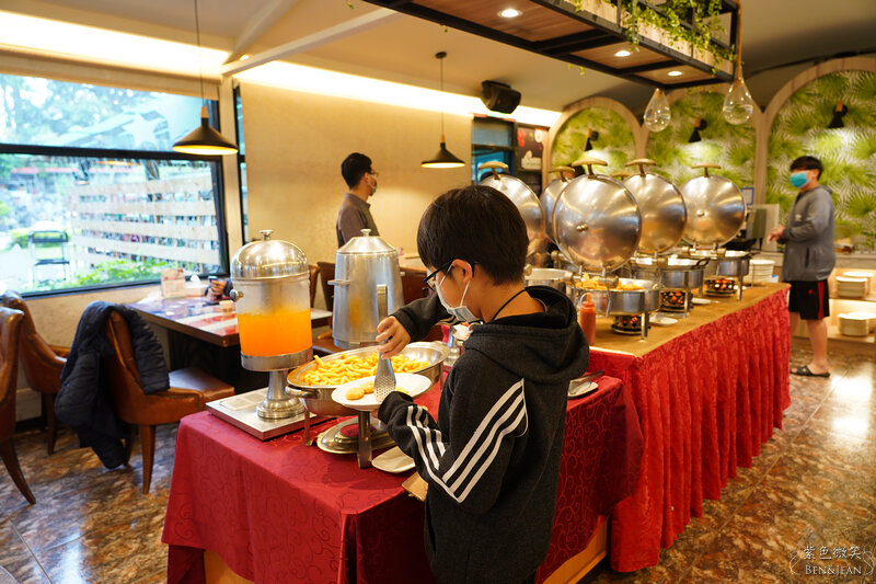 嘉義住宿推薦》詩情花園渡假村~豪華露營車一房一台  團康晚會 小孩玩得超開心 嘉義親子住宿