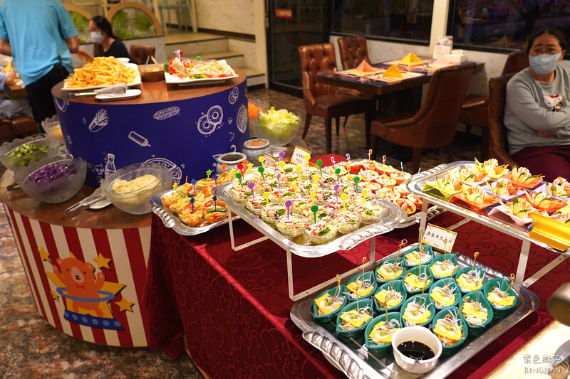 嘉義住宿推薦》詩情花園渡假村~豪華露營車一房一台  團康晚會 小孩玩得超開心 嘉義親子住宿