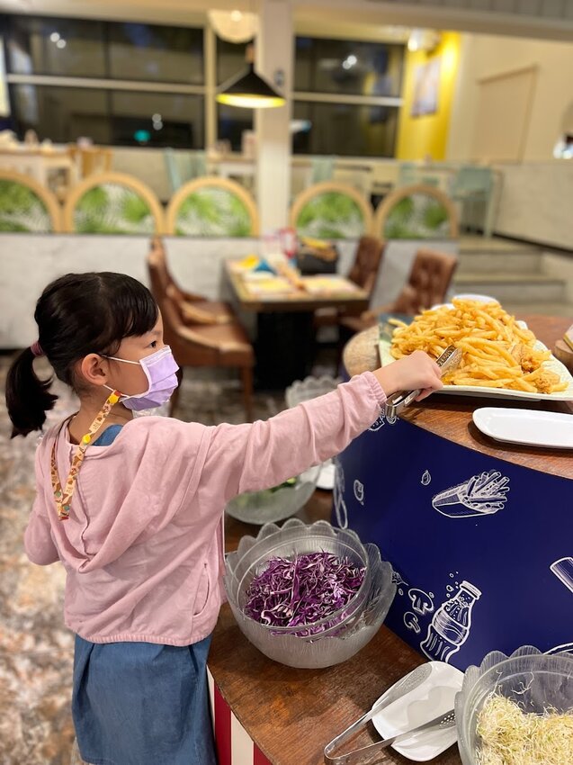 嘉義住宿推薦》詩情花園渡假村~豪華露營車一房一台  團康晚會 小孩玩得超開心 嘉義親子住宿