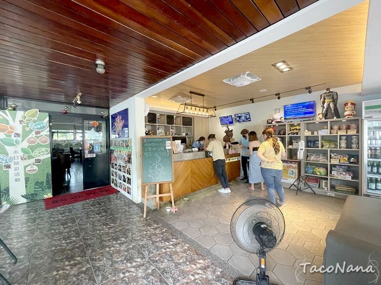 嘉義露營車推薦》詩情花園渡假村│夢幻森林系露營車住宿，一入園就玩不停！直接車前就開吃的BBQ晚餐與一系列