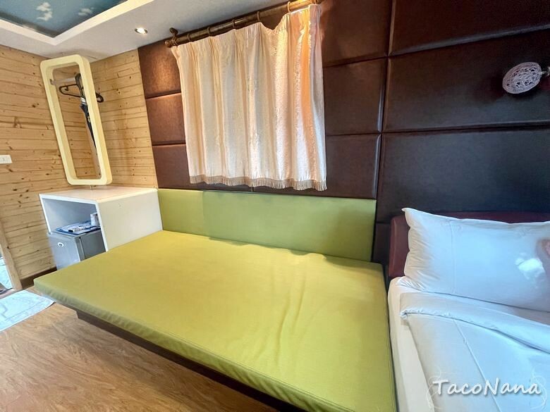 嘉義露營車推薦》詩情花園渡假村│夢幻森林系露營車住宿，一入園就玩不停！直接車前就開吃的BBQ晚餐與一系列