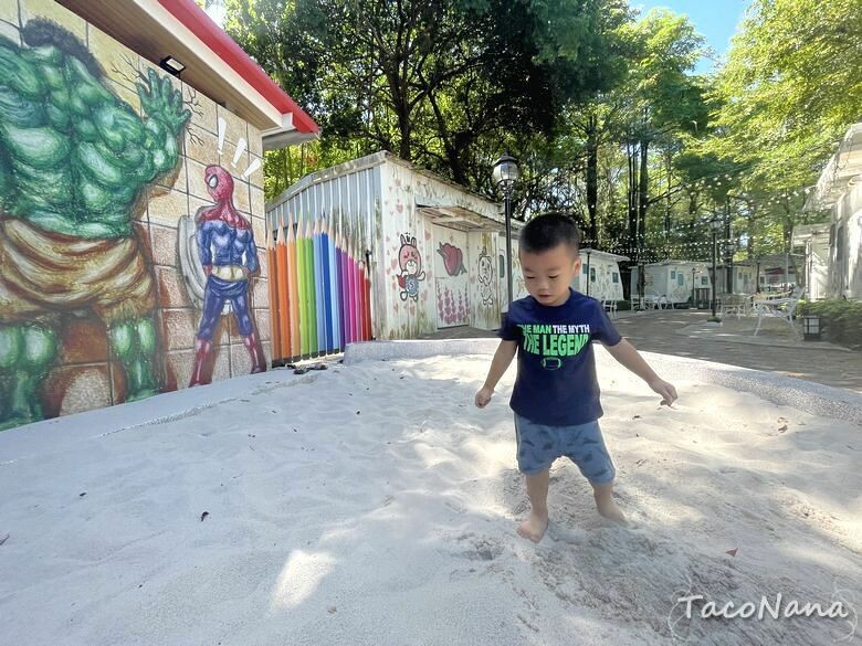 嘉義露營車推薦》詩情花園渡假村│夢幻森林系露營車住宿，一入園就玩不停！直接車前就開吃的BBQ晚餐與一系列