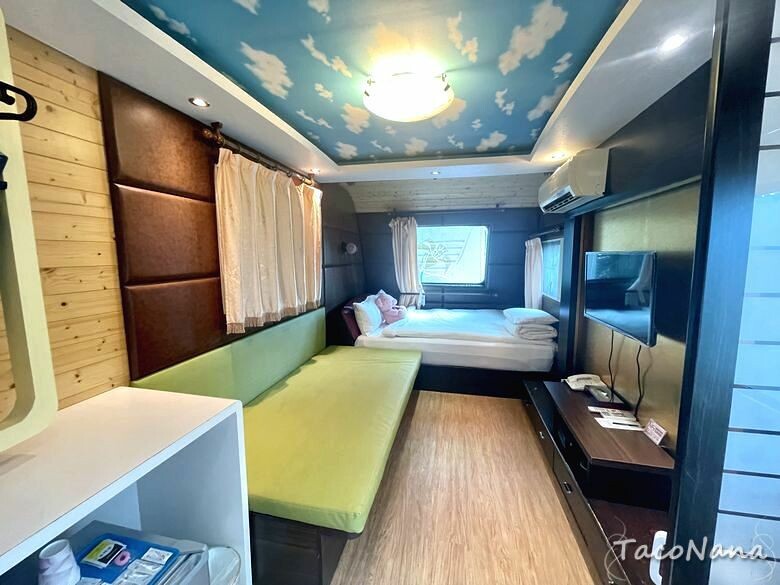 嘉義露營車推薦》詩情花園渡假村│夢幻森林系露營車住宿，一入園就玩不停！直接車前就開吃的BBQ晚餐與一系列