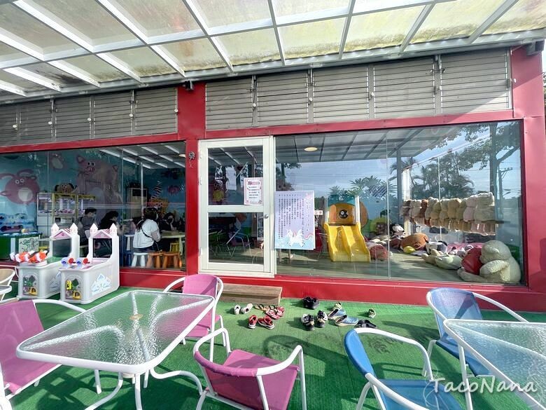 嘉義露營車推薦》詩情花園渡假村│夢幻森林系露營車住宿，一入園就玩不停！直接車前就開吃的BBQ晚餐與一系列